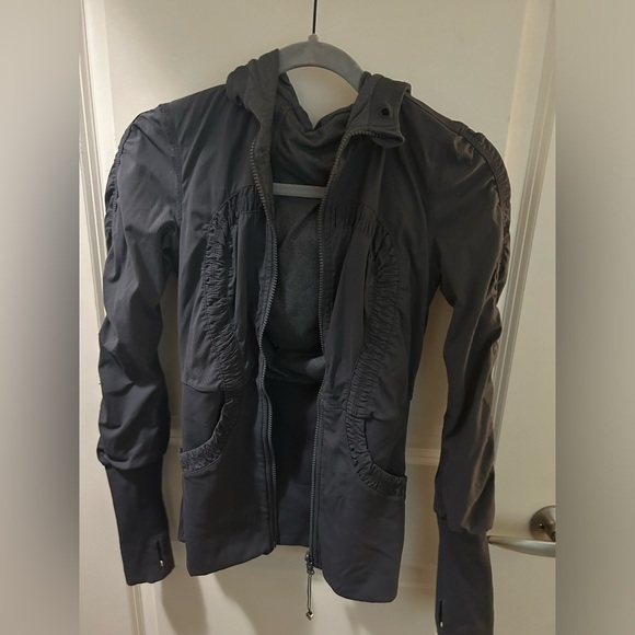 Lululemon reversible define jacket - Picture 3 of 7